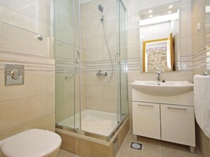 Towels - mit Blick auf das Wasser by Interhome (Podgora)