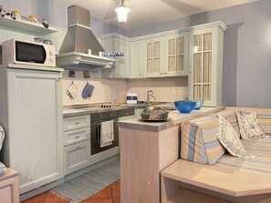 Fridge, microwave, oven, dishwasher - Roquebrune sur la Mer bei Holiday World by Interhome (Roquebrune Cap Martin)
