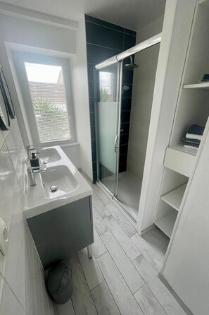 Towels - Stadthaus mit eigenem Garten und Grill by Interhome (Tourlaville)
