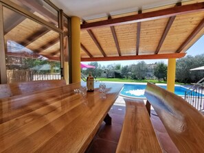 Outdoor dining - Ferienvilla mit eigenem Garten und Grill by Interhome (Divsici)