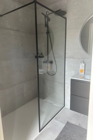 Towels - Kleines neues sauberes Appartement by Interhome (Sluis)