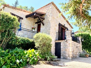Exterior - Steinhaus Garten und Blick auf die Berge by Interhome (Cipières)
