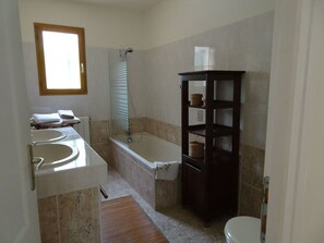 Towels - À l'abri du Mistral by Interhome (Garrigues Ste Eulalie)