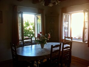 Dining - für 6 Personen ca. 110 m²in Stotzheim, Elsass (Bas-Rhin) by Interhome (Barr)