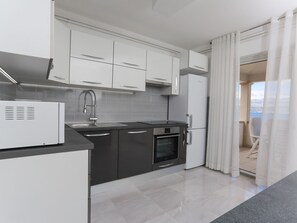 Fridge, microwave, oven, dishwasher - Komplett ausgestattete Wohnung für 7 Personen by Interhome (Brač/Supetar)