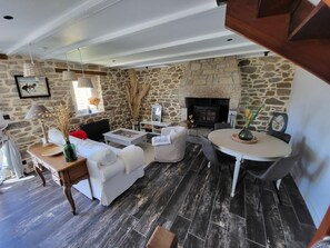 Fernseher, Kamin