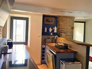 Frigorifero, microonde, forno, lavastoviglie