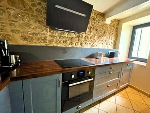 Réfrigérateur, micro-ondes, four, lave-vaisselle