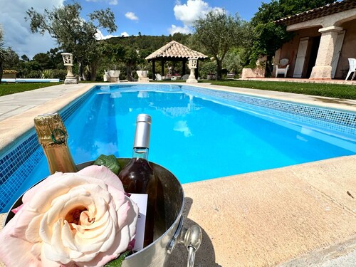 beheizter Pool ab Mitte April by Interhome