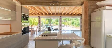 Refrigerador, microondas, horno y lavavajillas