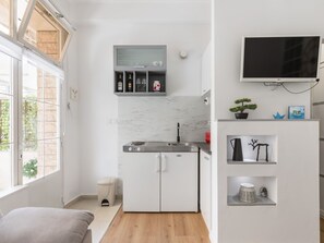 Fridge, cookware/dishes/utensils - Studio im Erdgeschoss, beim berühmten Znjan-Strand by Interhome (Dragovode)