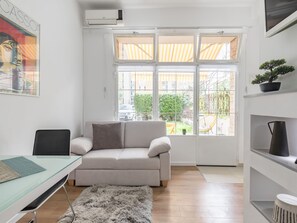 TV - Studio im Erdgeschoss, beim berühmten Znjan-Strand by Interhome (Dragovode)