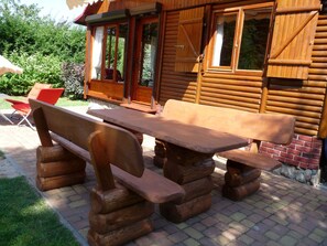 تناول الطعام بالخارج