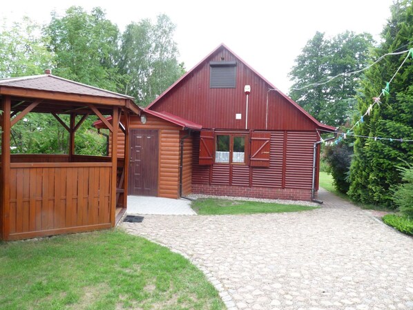 المنشأة من الخارج