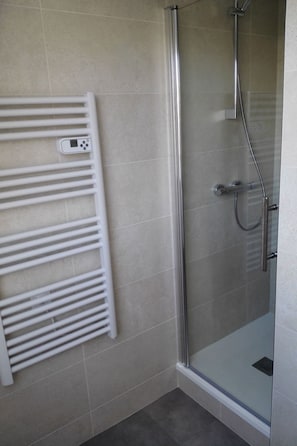 Towels - Moderne Duplexwohnung mit Durchgang in der Nähe von SPA by Interhome (St Quentin)