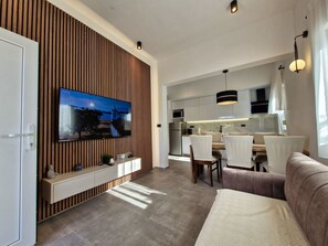 TV - mit Terrasse by Interhome (Vinišće)