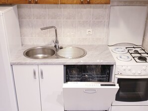 Fridge, oven, cookware/dishes/utensils - ''Adriana R.'' by Interhome (Srima)