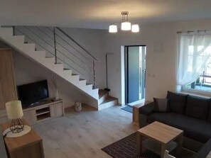 TV - Villa Kacper mit privatem Garten, Terrasse und Grill by Interhome (Rewal)