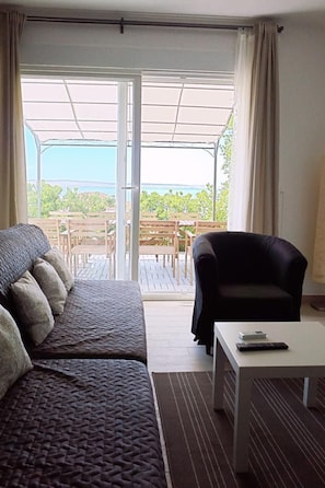 TV - am Meer by Interhome (Krneza)