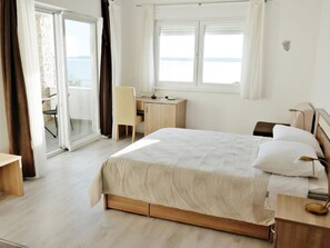 Internet - am Meer by Interhome (Krneza)