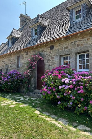 Exterior - Villa Monrepos by Interhome (Ploudalmezeau)
