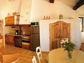 Fridge, microwave, oven, dishwasher - Wohnung "Plénitude" mit Blick auf das Wasser by Interhome (Cassis)