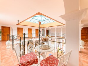 Dining - Landhaus La Villa Bolero by Interhome (St Cyr sur Loire)
