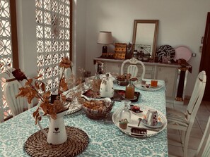 Dining - Landhaus La Villa Bolero by Interhome (St Cyr sur Loire)