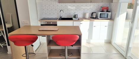 Fridge, microwave, oven, dishwasher