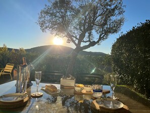 Outdoor dining - Domaine Sainte-Maxime Park -Grand T2 by Interhome (Sainte Maxime)