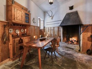 Dining - Cäsa Picenoni by Interhome (Bondo)