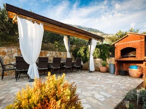 Outdoor dining - Villa Dusanka by Interhome (Omiš)