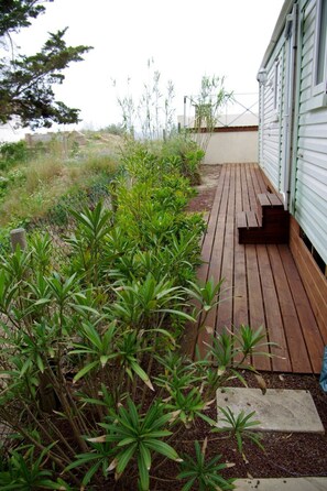 Property grounds - Mobiles Haus mit Blick auf das Wasser by Interhome (Agde)