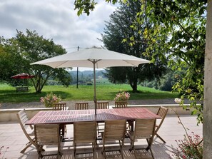 Outdoor dining - Villa 'Grand Tauzia' by Interhome (Bergouey)