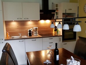 Fridge, microwave, oven, dishwasher - Komfortable Ferienwohnung in Waase by Interhome (Gingst)