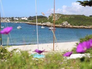 Beach - Ebenerdiges Haus am Meer by Interhome (Landunvez)