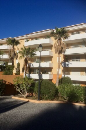 Exterior - Wohnung mit Terrasse by Interhome (Cavalaire)