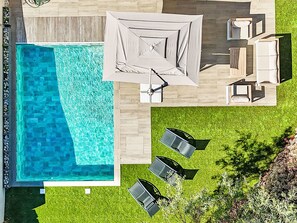A heated pool - Ferienvilla "La Villa Blanche" (Die weiße Villa) by Interhome (Cavalaire)