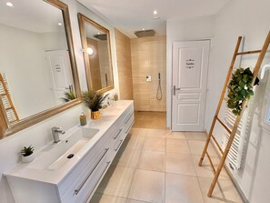 Towels - Ferienvilla "La Villa Blanche" (Die weiße Villa) by Interhome (Cavalaire)