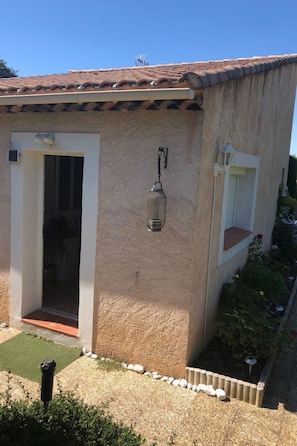 Exterior detail - Mimet la diote, Ausflug in die Sonne und in die Ruhe by Interhome (Mimet)