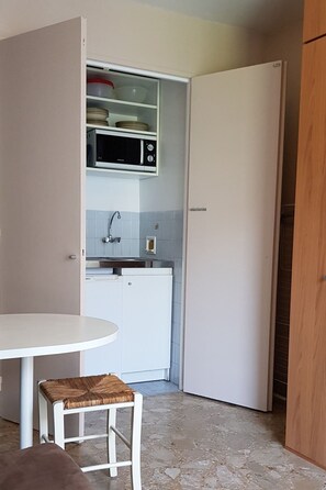 Dining - Studio "Observatoire" möbliert 20m2 mit Balkon 2m2 by Interhome (Marseille)