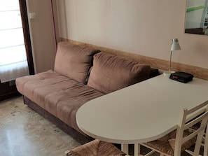 TV - Studio "Observatoire" möbliert 20m2 mit Balkon 2m2 by Interhome (Marseille)