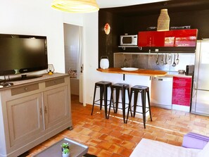 Réfrigérateur, micro-ondes, four, lave-vaisselle