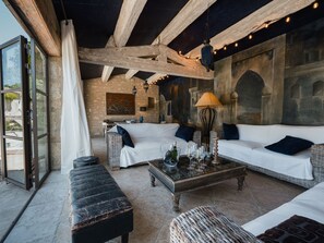 TV, fireplace - Aber Naste by Interhome (Eygalières)