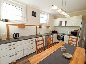 Réfrigérateur, micro-ondes, four, lave-vaisselle