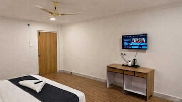 Desk, laptop workspace, free WiFi