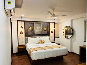 Una scrivania, postazione laptop, Wi-Fi gratuito