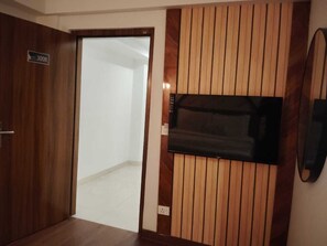 Comfort Studio, City View | Living area - The SB A Business Boutique Hotel (Hyderabad)