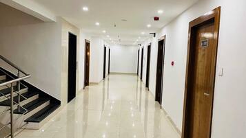 42-Zoll-LCD-Fernseher mit Digitalempfang, Pay-TV, Streaming-Dienste