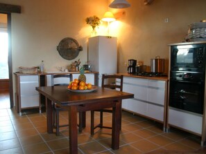 Frigorifero, microonde, forno, lavastoviglie